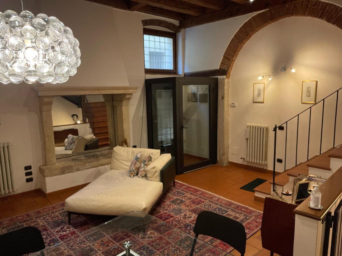 Вилла Loft Ponte Pietra Верона Экстерьер фото